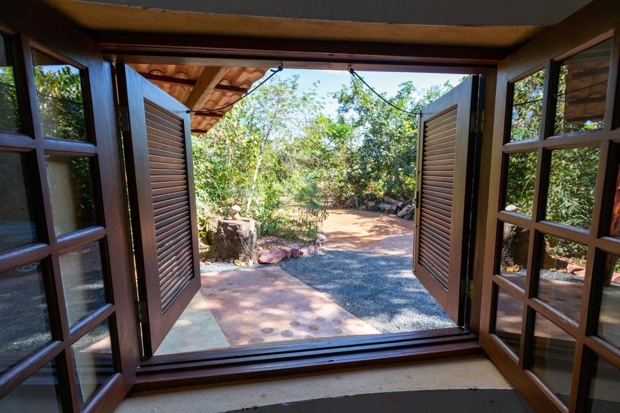 Floresta Encantada Telescopio,Fogueira, Riacho Chapada dos Guimarães 외부 사진