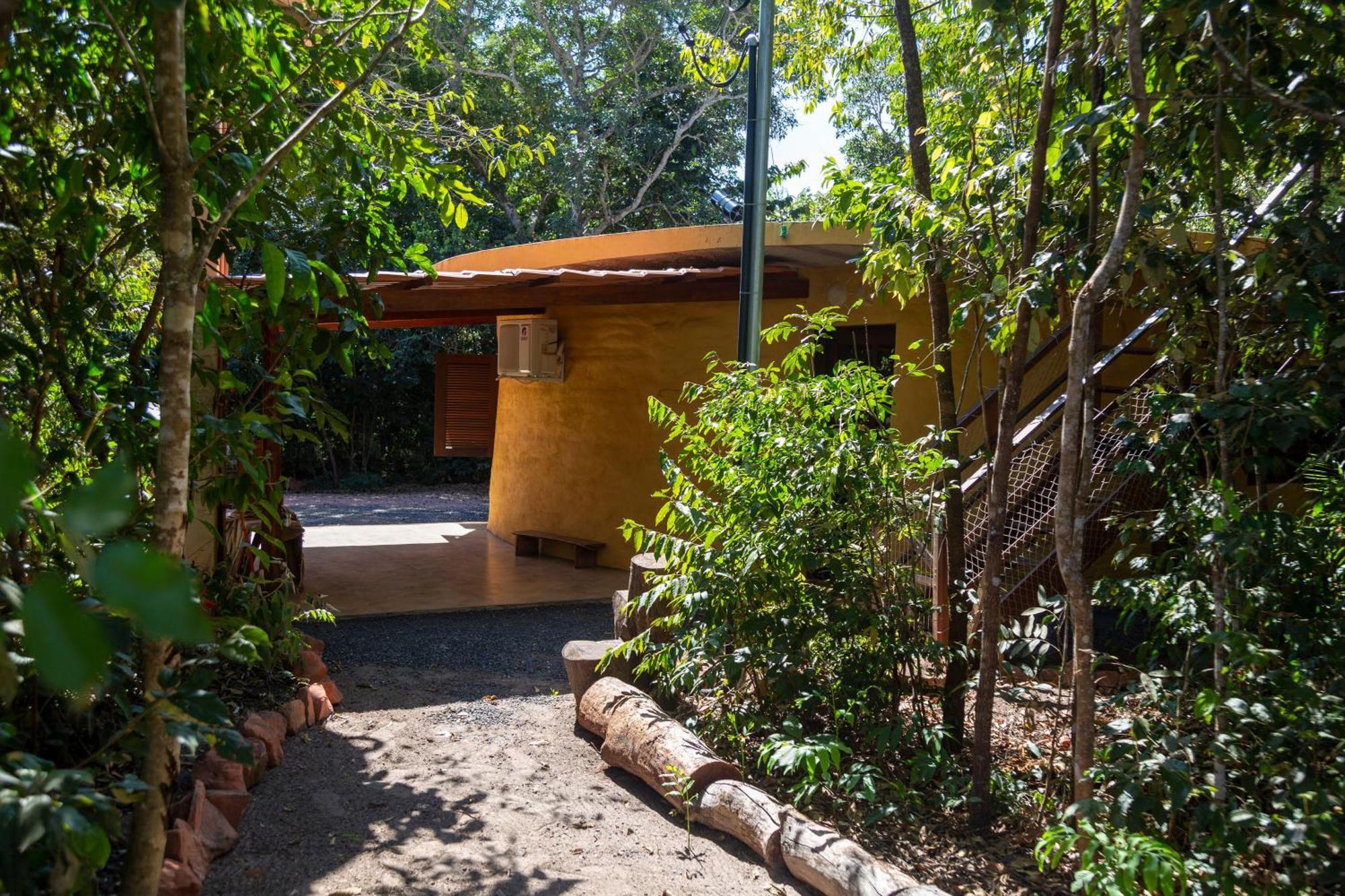 Floresta Encantada Telescopio,Fogueira, Riacho Chapada dos Guimarães 외부 사진